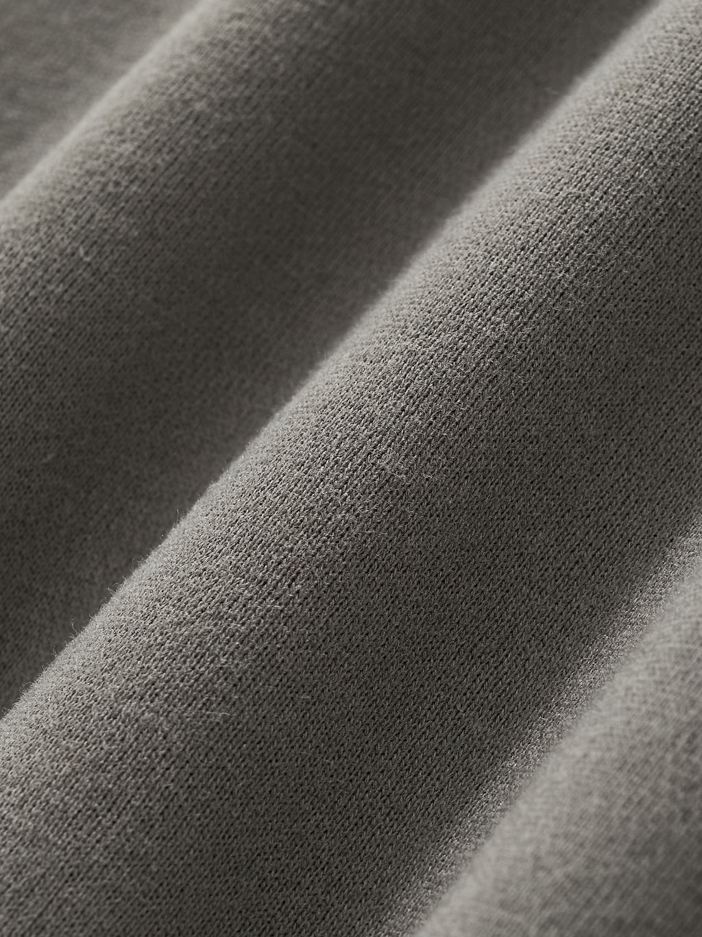 FLEECED ESSENTIAL GREY